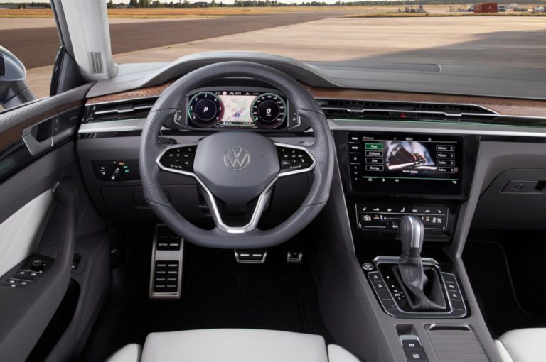 Volkswagen Arteon Shooting Brake 2021: immagini ufficiali