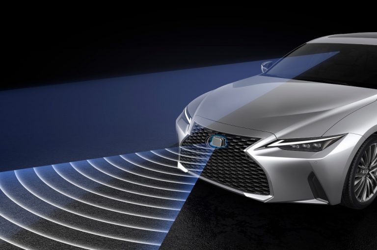 Lexus IS 2020: immagini ufficiali