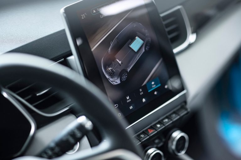 Renault Captur E-Tech Plug-in Hybrid 2020: immagini ufficiali