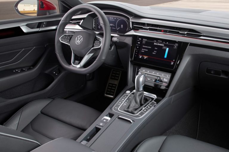 Volkswagen Arteon Shooting Brake 2021: immagini ufficiali