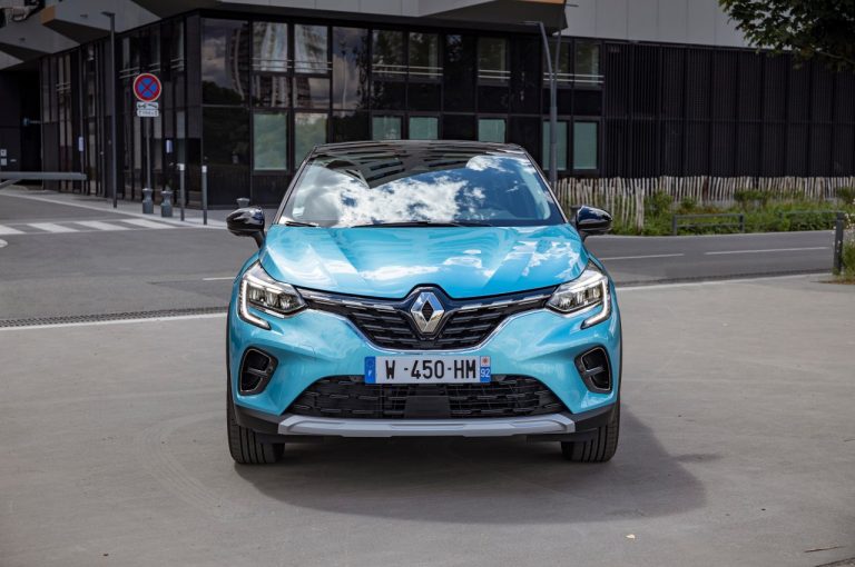 Renault Captur E-Tech Plug-in Hybrid 2020: immagini ufficiali