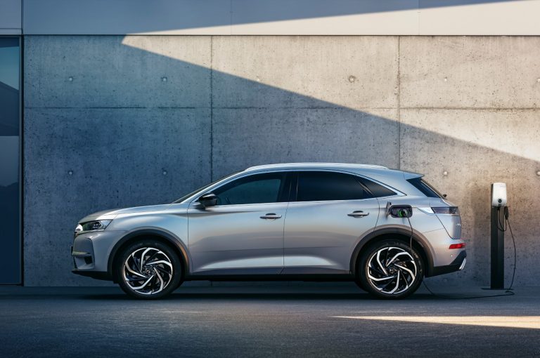 DS7 Crossback E-Tense 225: immagini ufficiali