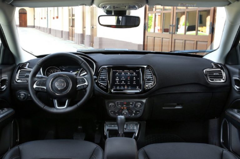 Jeep Compass 1.3 T4 2020: nuove immagini ufficiali