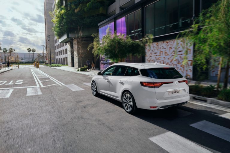 Renault Mégane E-Tech Plug-in Hybrid 2020: immagini ufficiali