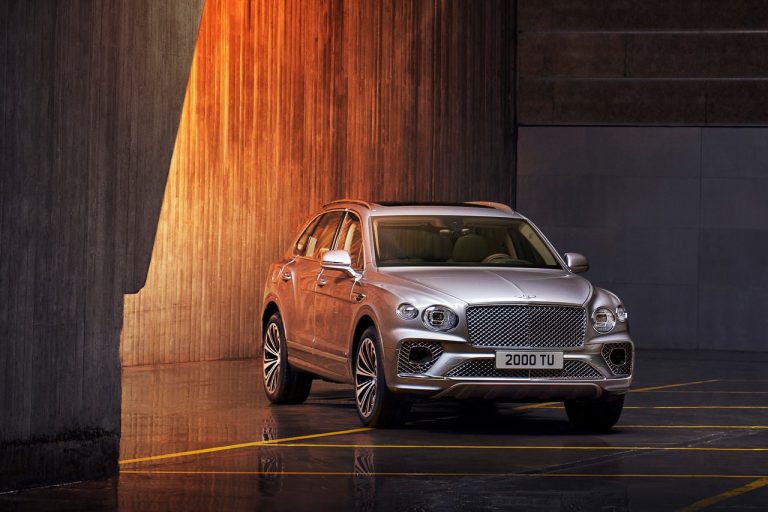 Bentley Bentayga 2021: immagini ufficiali
