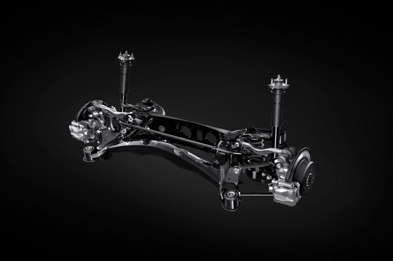 Lexus IS 2020: immagini ufficiali