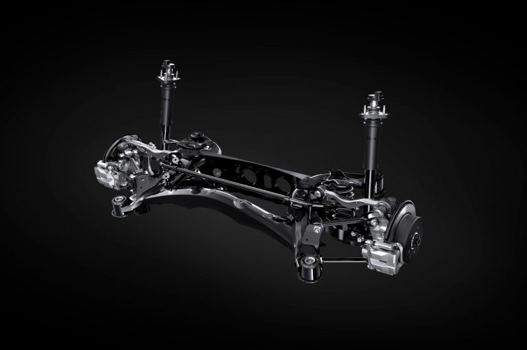 Lexus IS 2020: immagini ufficiali