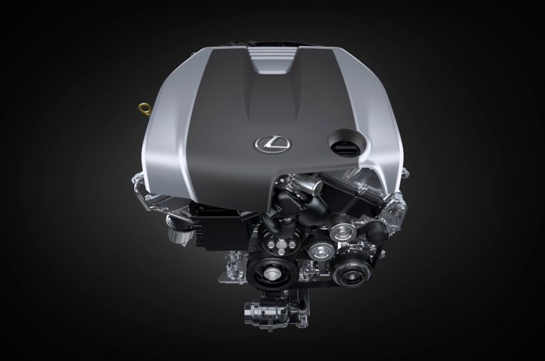 Lexus IS 2020: immagini ufficiali