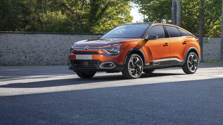 Nuove Citroen C4 e Ë-C4: immagini ufficiali
