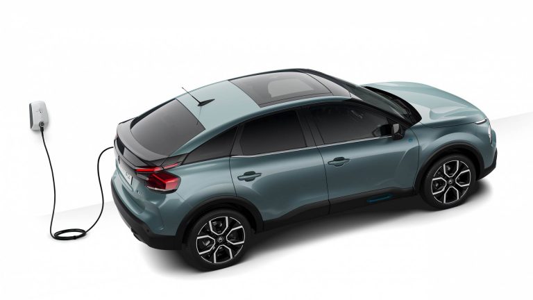 Nuove Citroen C4 e Ë-C4: immagini ufficiali