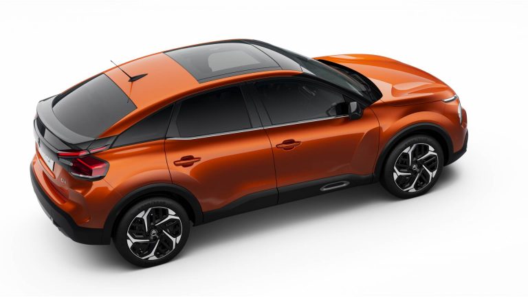 Nuove Citroen C4 e Ë-C4: immagini ufficiali