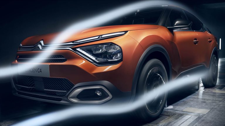 Nuove Citroen C4 e Ë-C4: immagini ufficiali