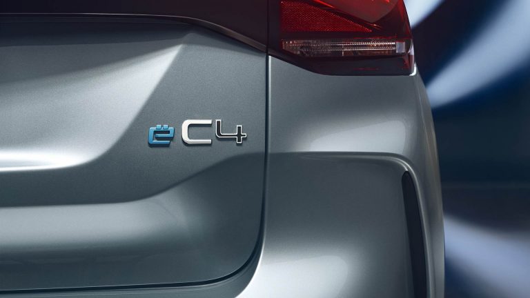 Nuove Citroen C4 e Ë-C4: immagini ufficiali