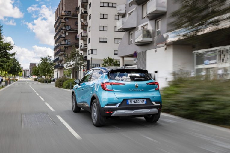 Renault Captur E-Tech Plug-in Hybrid 2020: immagini ufficiali