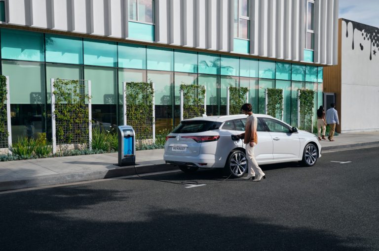 Renault Mégane E-Tech Plug-in Hybrid 2020: immagini ufficiali