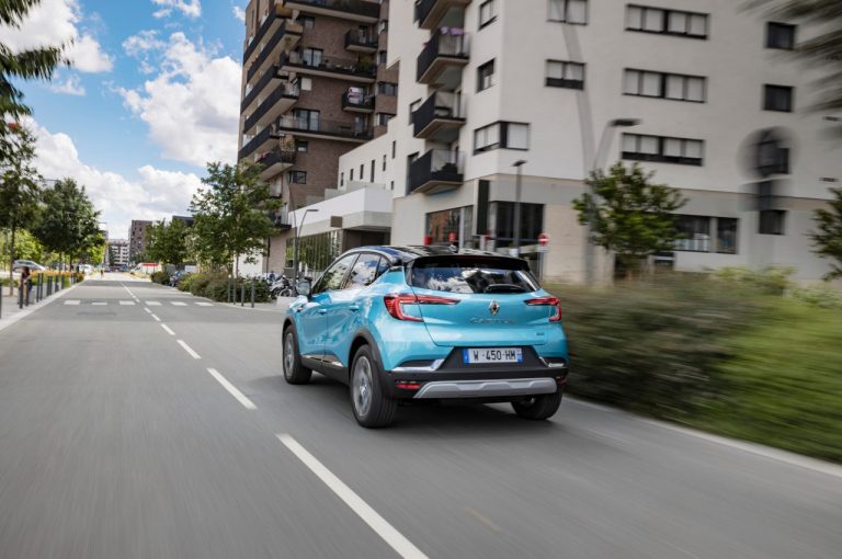 Renault Captur E-Tech Plug-in Hybrid 2020: immagini ufficiali