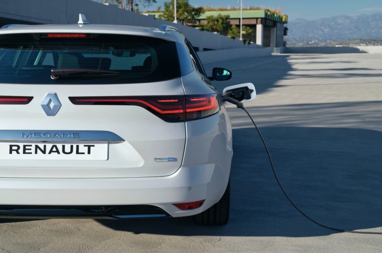 Renault Mégane E-Tech Plug-in Hybrid 2020: immagini ufficiali