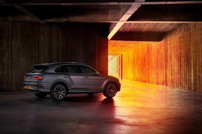 Bentley Bentayga 2021: immagini ufficiali