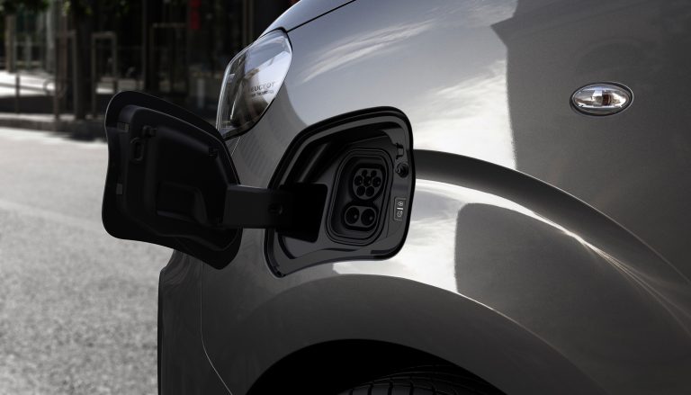 Peugeot e-Traveller: immagini ufficiali