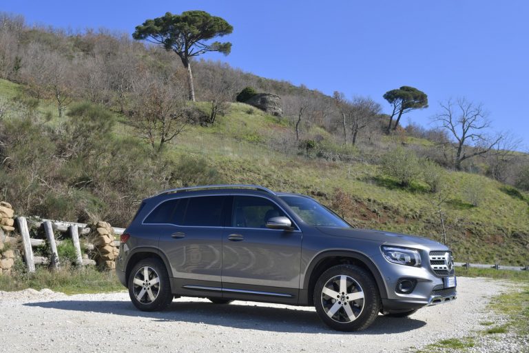 Mercedes GLB 200d: la prova su strada