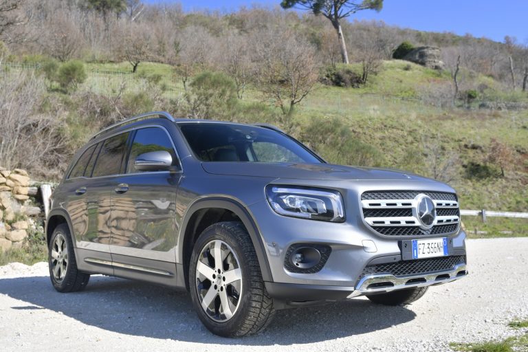 Mercedes GLB 200d: la prova su strada