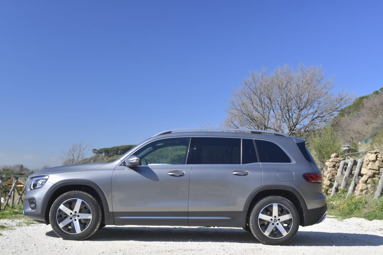 Mercedes GLB 200d: la prova su strada