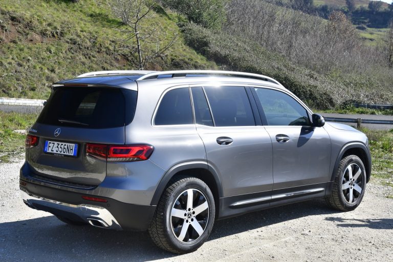 Mercedes GLB 200d: la prova su strada
