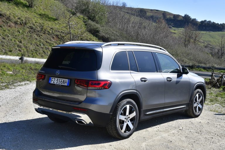 Mercedes GLB 200d: la prova su strada