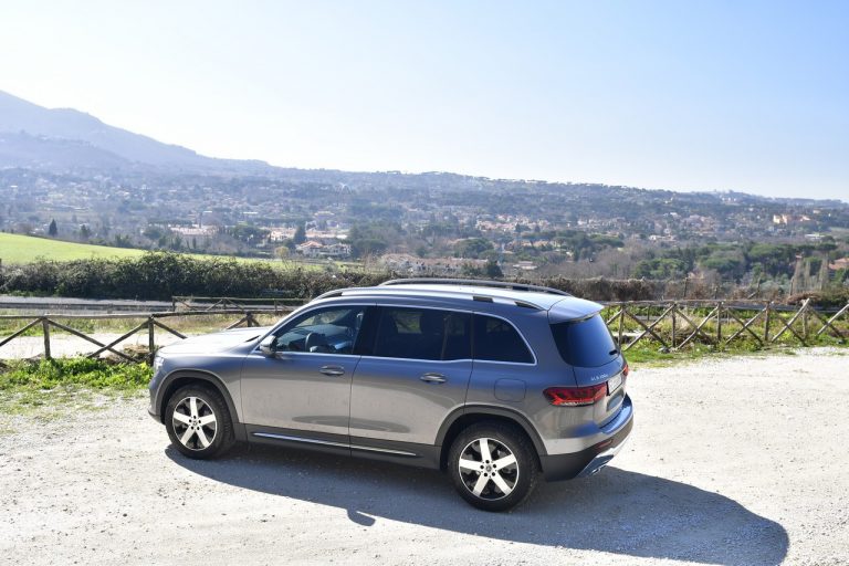 Mercedes GLB 200d: la prova su strada