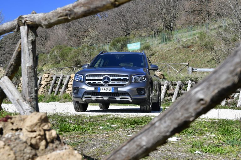 Mercedes GLB 200d: la prova su strada