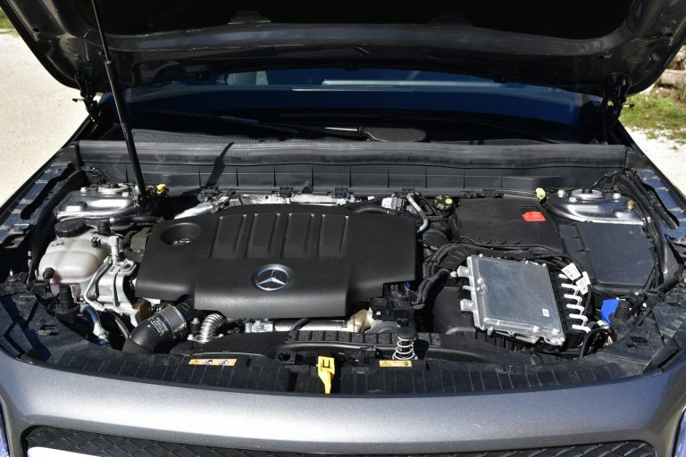 Mercedes GLB 200d: la prova su strada