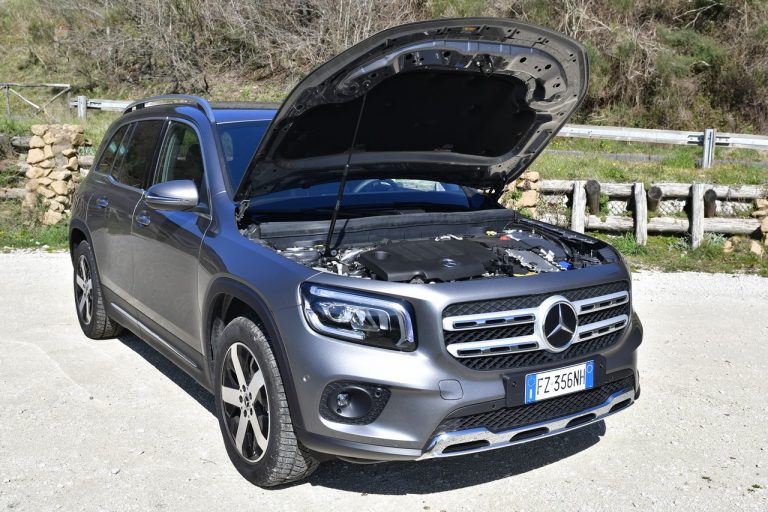 Mercedes GLB 200d: la prova su strada