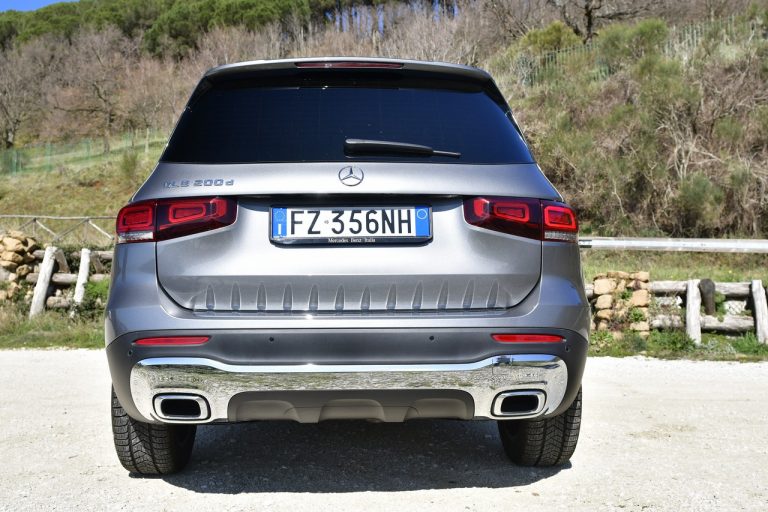 Mercedes GLB 200d: la prova su strada