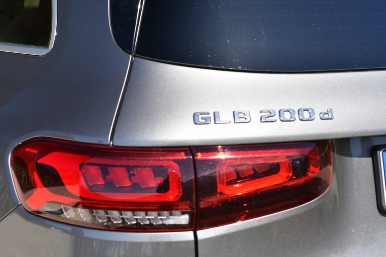 Mercedes GLB 200d: la prova su strada