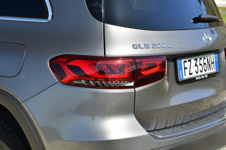 Mercedes GLB 200d: la prova su strada