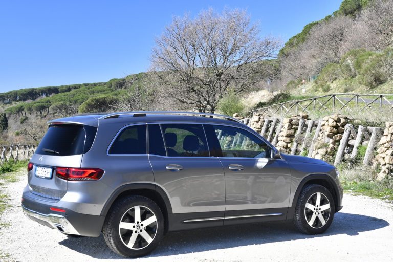 Mercedes GLB 200d: la prova su strada