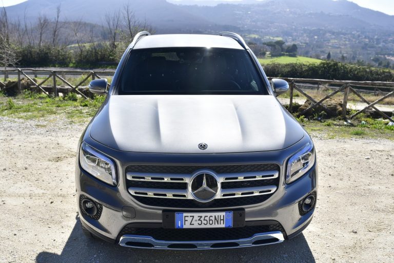 Mercedes GLB 200d: la prova su strada