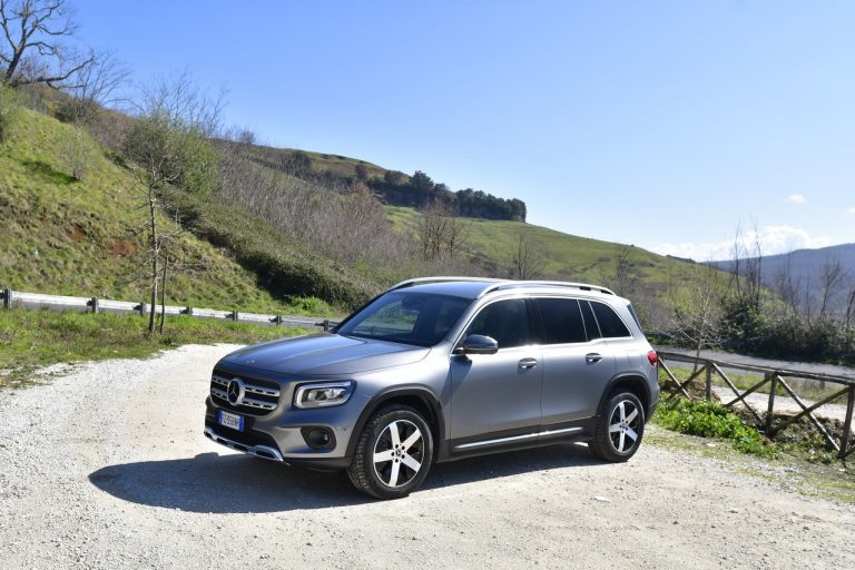 Mercedes GLB 200d: la prova su strada