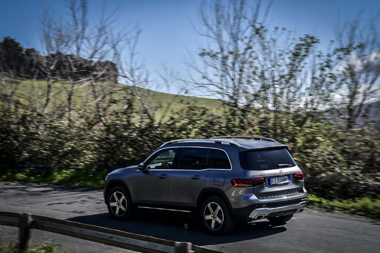 Mercedes GLB 200d: la prova su strada