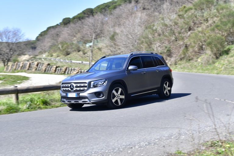 Mercedes GLB 200d: la prova su strada
