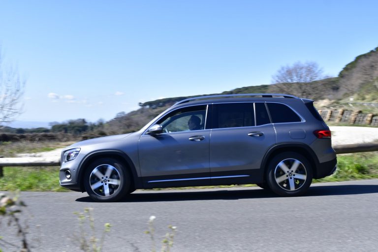 Mercedes GLB 200d: la prova su strada