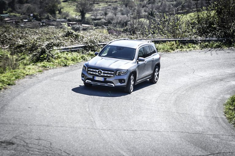 Mercedes GLB 200d: la prova su strada