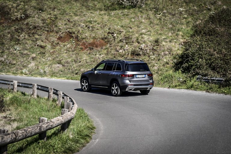 Mercedes GLB 200d: la prova su strada