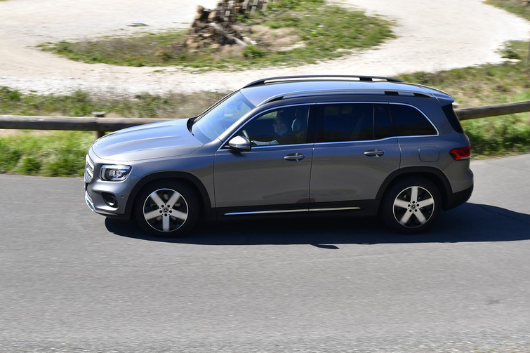 Mercedes GLB 200d: la prova su strada