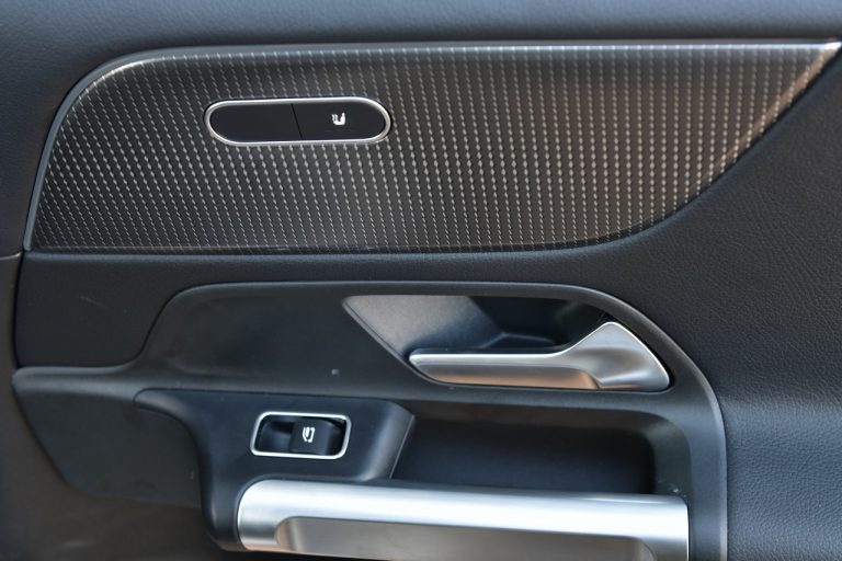 Mercedes GLB 200d: la prova su strada