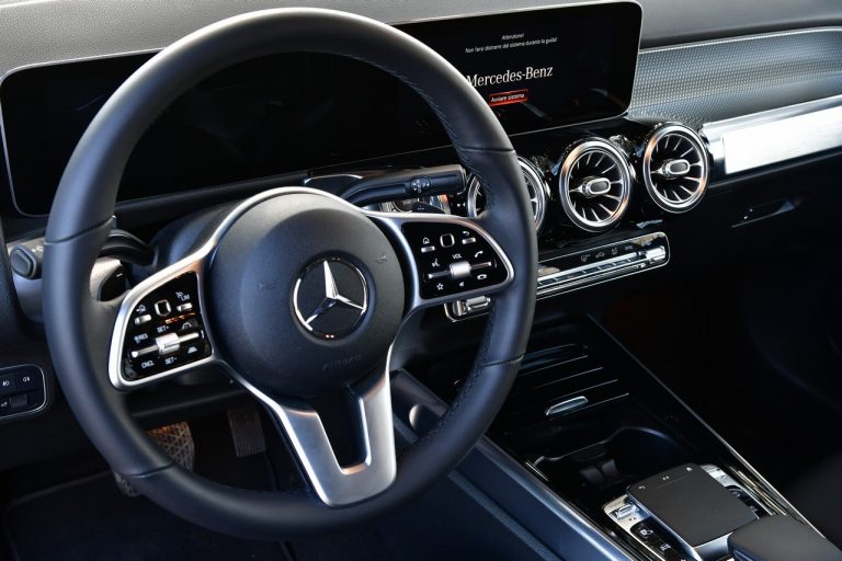 Mercedes GLB 200d: la prova su strada