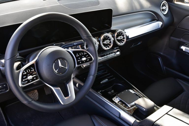 Mercedes GLB 200d: la prova su strada