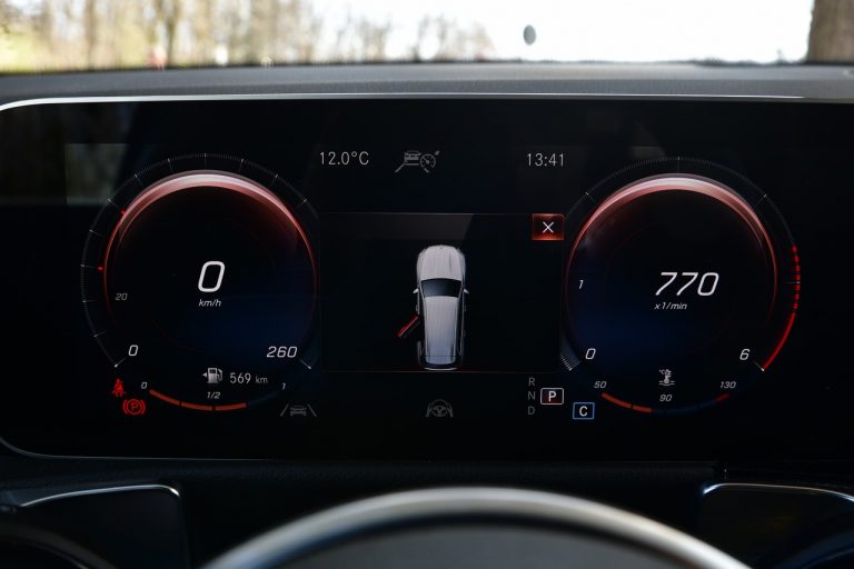 Mercedes GLB 200d: la prova su strada