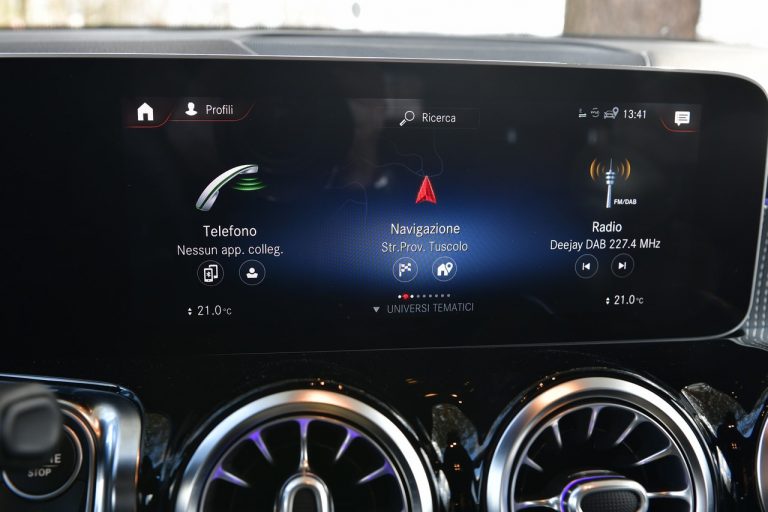 Mercedes GLB 200d: la prova su strada