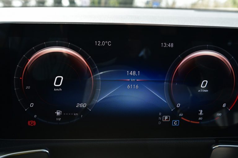 Mercedes GLB 200d: la prova su strada